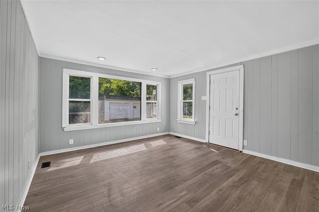 2017 Goodnor Road, Cleveland Heights, OH 44118