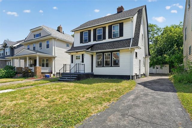 2017 Goodnor Road, Cleveland Heights, OH 44118