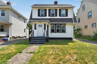 2017 Goodnor Road, Cleveland Heights, OH 44118