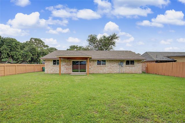 6343 Maple Hill Drive, Houston, TX 77088