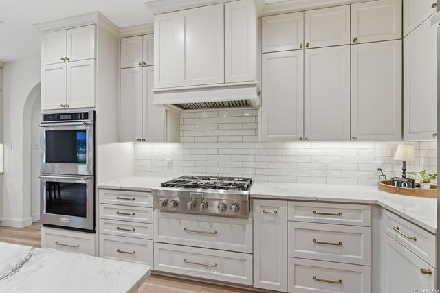 7380 Rolling Acres Trail, Fair Oaks Ranch, TX 78015