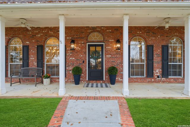 7380 Rolling Acres Trail, Fair Oaks Ranch, TX 78015