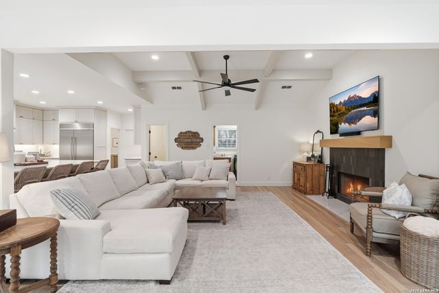 7380 Rolling Acres Trail, Fair Oaks Ranch, TX 78015