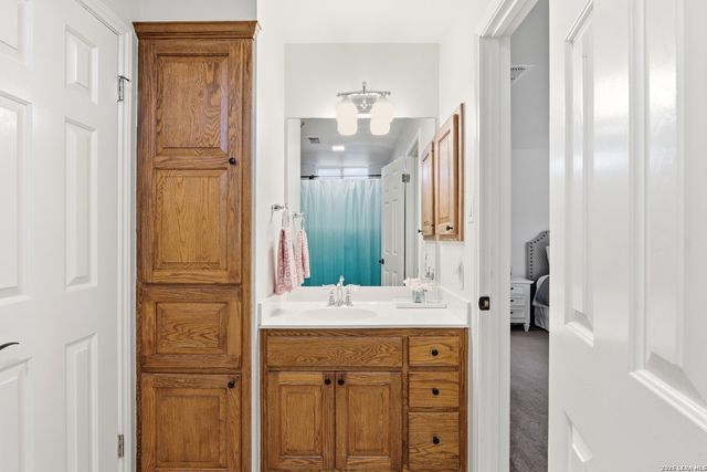 7380 Rolling Acres Trail, Fair Oaks Ranch, TX 78015