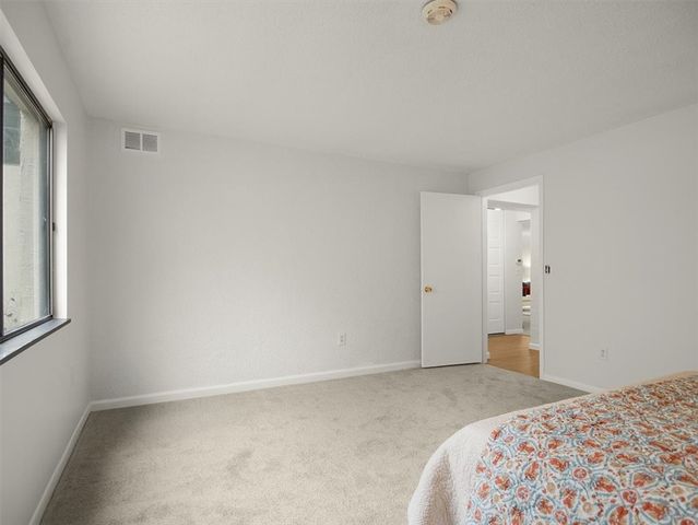 416 Bay Village Drive, Irondequoit, NY 14609