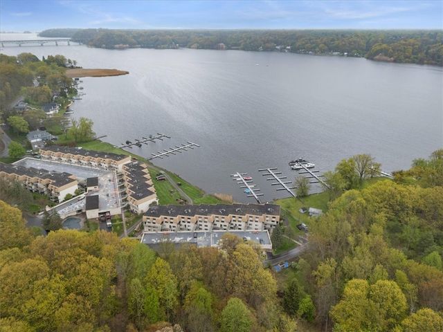 416 Bay Village Drive, Irondequoit, NY 14609