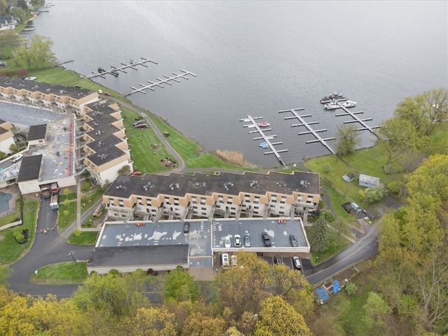 416 Bay Village Drive, Irondequoit, NY 14609