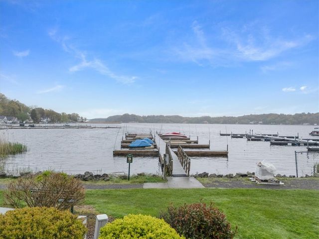 416 Bay Village Drive, Irondequoit, NY 14609