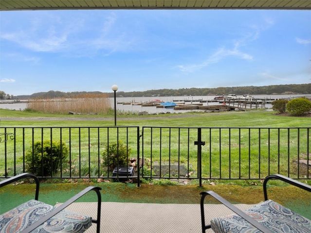 416 Bay Village Drive, Irondequoit, NY 14609