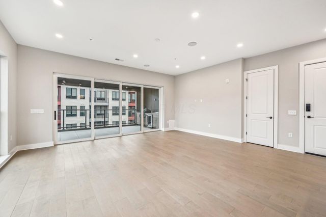 270 Dickenson Street, 202, Columbus, OH 43215