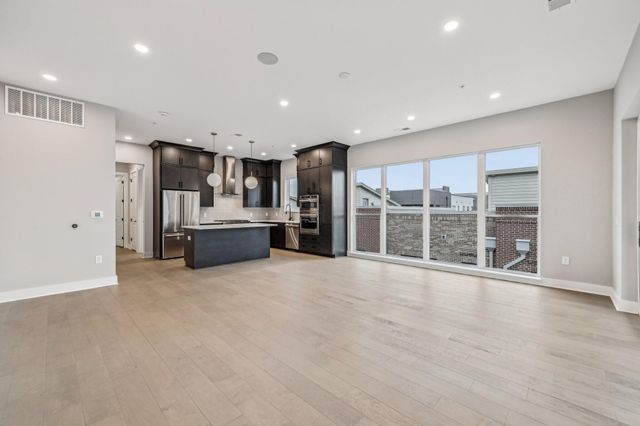 270 Dickenson Street, 202, Columbus, OH 43215