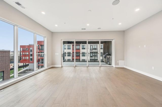 270 Dickenson Street, 202, Columbus, OH 43215