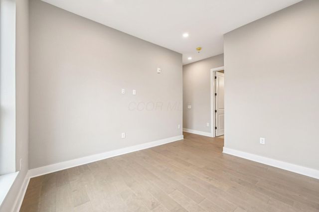 270 Dickenson Street, 202, Columbus, OH 43215