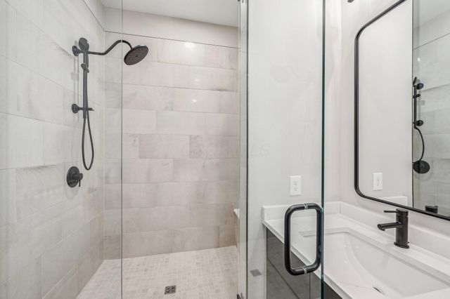 270 Dickenson Street, 202, Columbus, OH 43215