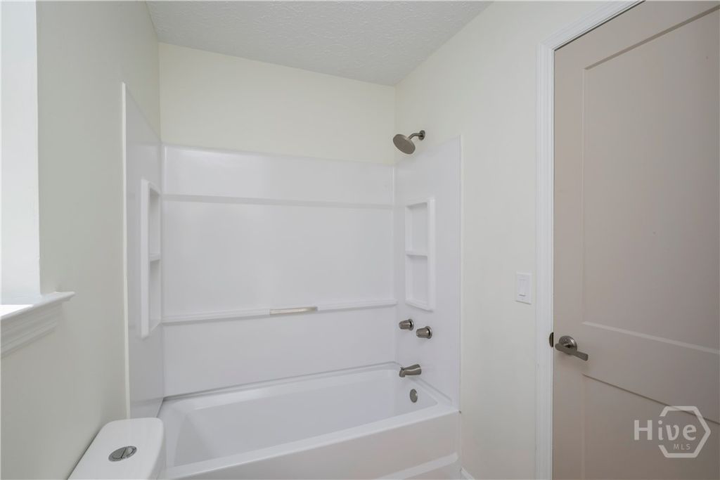 Image 14 of property listing at 105 Mapmaker Lane, Savannah, GA 31410