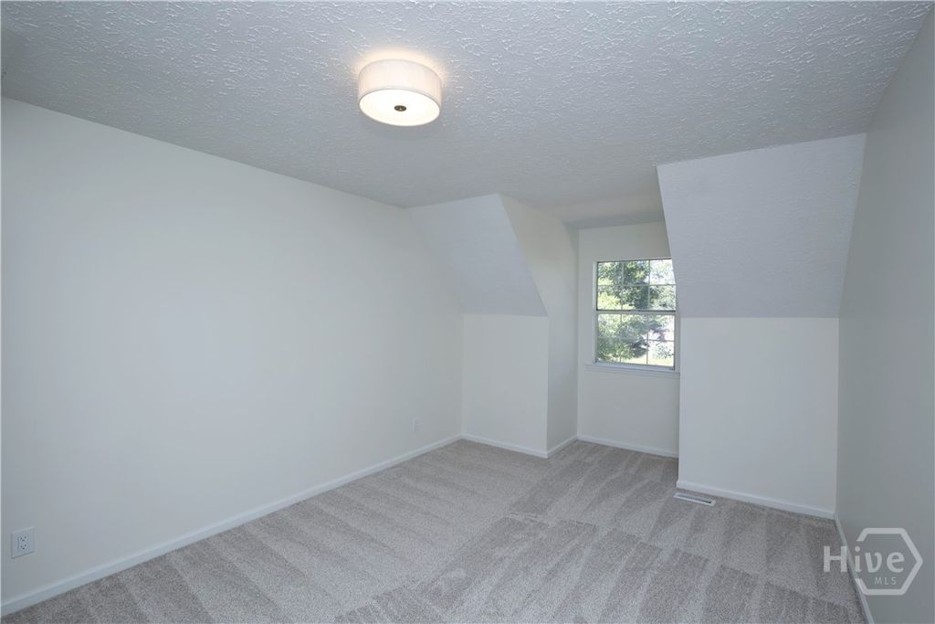Image 16 of property listing at 105 Mapmaker Lane, Savannah, GA 31410