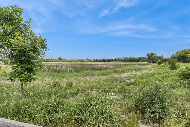 208 Timberleaf Circle, Roselle, IL 60172