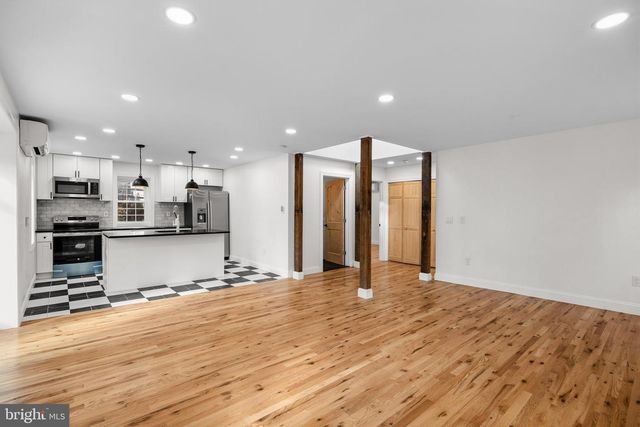 131 W WALNUT LN #2, Philadelphia, PA 19144