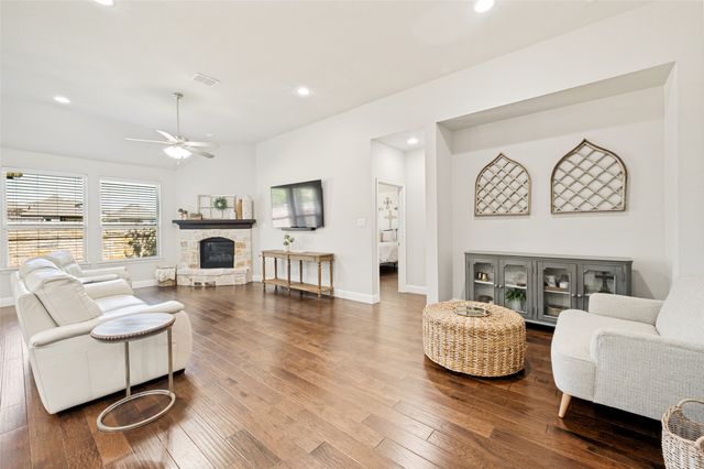 317 Lake Livingston Trail, Mckinney, TX 75071