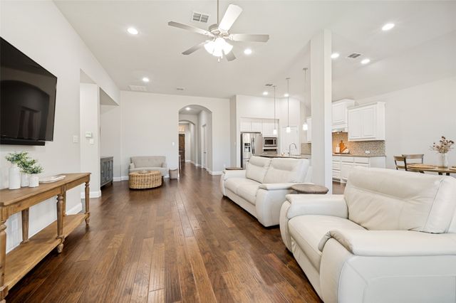 317 Lake Livingston Trail, Mckinney, TX 75071