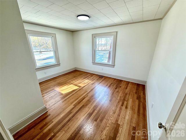 531 21st Avenue NE, Hickory, NC 28601