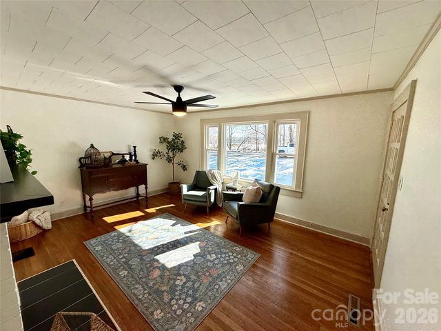 531 21st Avenue NE, Hickory, NC 28601