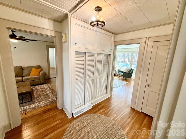 531 21st Avenue NE, Hickory, NC 28601