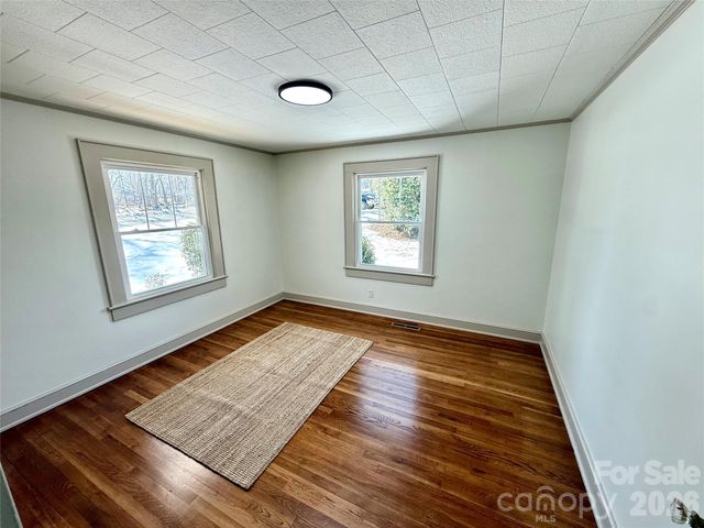 531 21st Avenue NE, Hickory, NC 28601