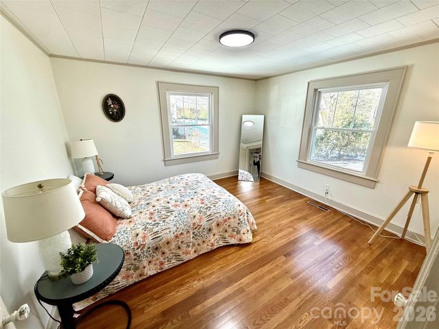 531 21st Avenue NE, Hickory, NC 28601