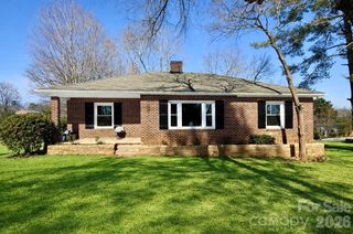 531 21st Avenue NE, Hickory, NC 28601