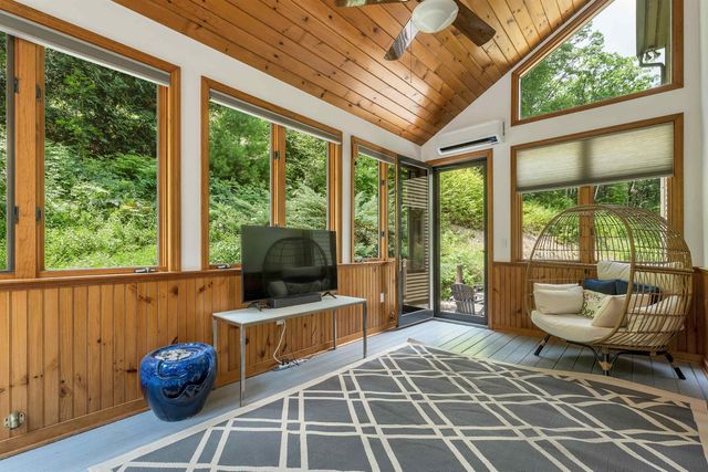 8 West Gate Drive, Bow, NH 03304