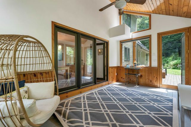 8 West Gate Drive, Bow, NH 03304