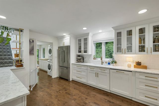 8 West Gate Drive, Bow, NH 03304
