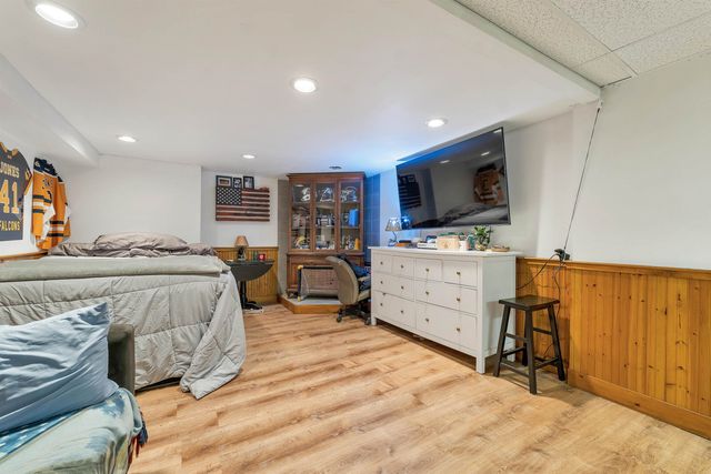 8 West Gate Drive, Bow, NH 03304