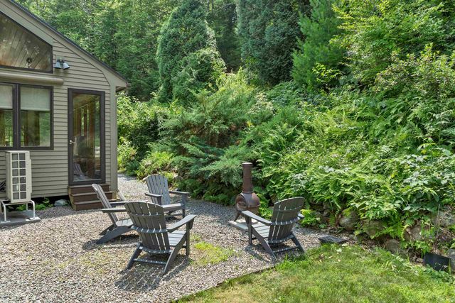 8 West Gate Drive, Bow, NH 03304