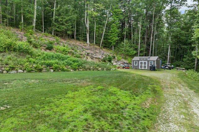 8 West Gate Drive, Bow, NH 03304