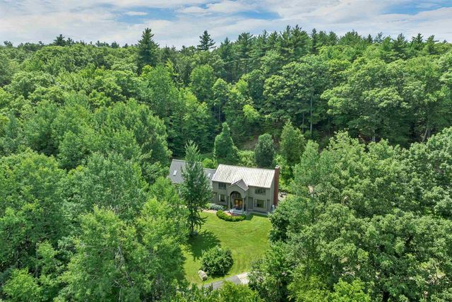8 West Gate Drive, Bow, NH 03304