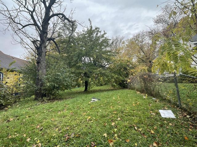 2727 N RICHARDS STREET, Milwaukee, WI 53212