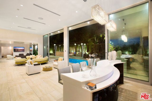 2766 Ellison Drive, Beverly Hills, CA 90210