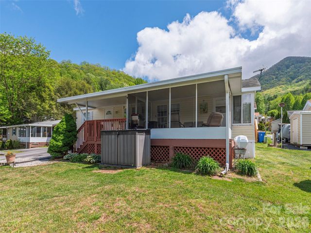 11 Valentine Drive, Maggie Valley, NC 28751