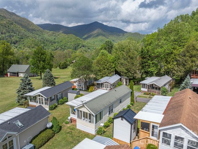 11 Valentine Drive, Maggie Valley, NC 28751