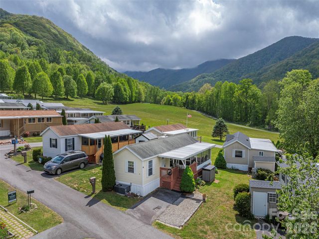 11 Valentine Drive, Maggie Valley, NC 28751