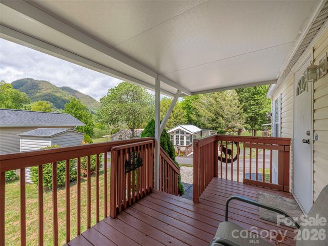 11 Valentine Drive, Maggie Valley, NC 28751