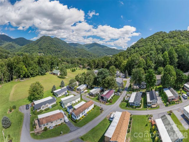 11 Valentine Drive, Maggie Valley, NC 28751