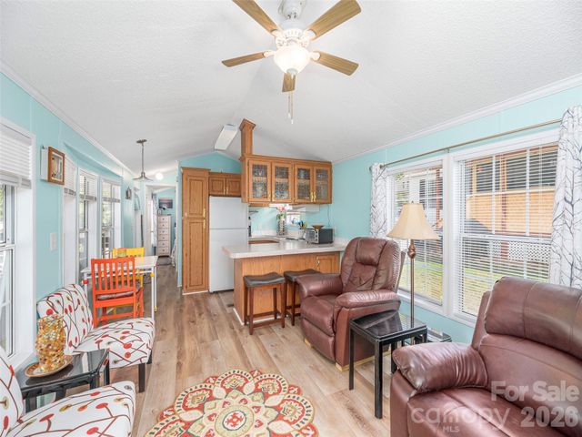 11 Valentine Drive, Maggie Valley, NC 28751