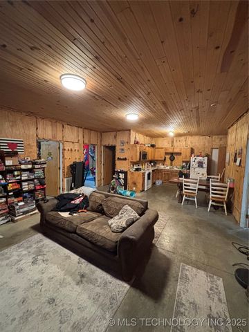 533 SW 2nd Street, Adair, OK 74330