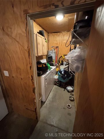 533 SW 2nd Street, Adair, OK 74330