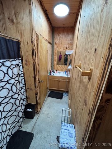 533 SW 2nd Street, Adair, OK 74330