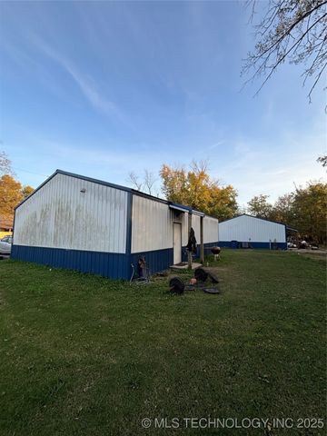 533 SW 2nd Street, Adair, OK 74330