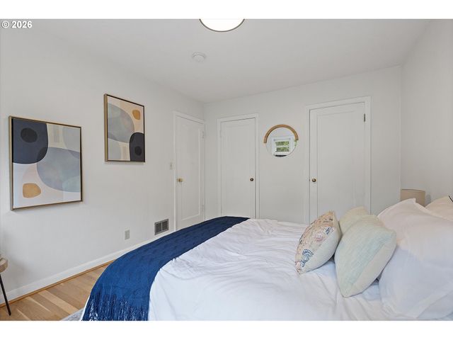 9710 Sw 52ND Ave, Portland, OR 97219
